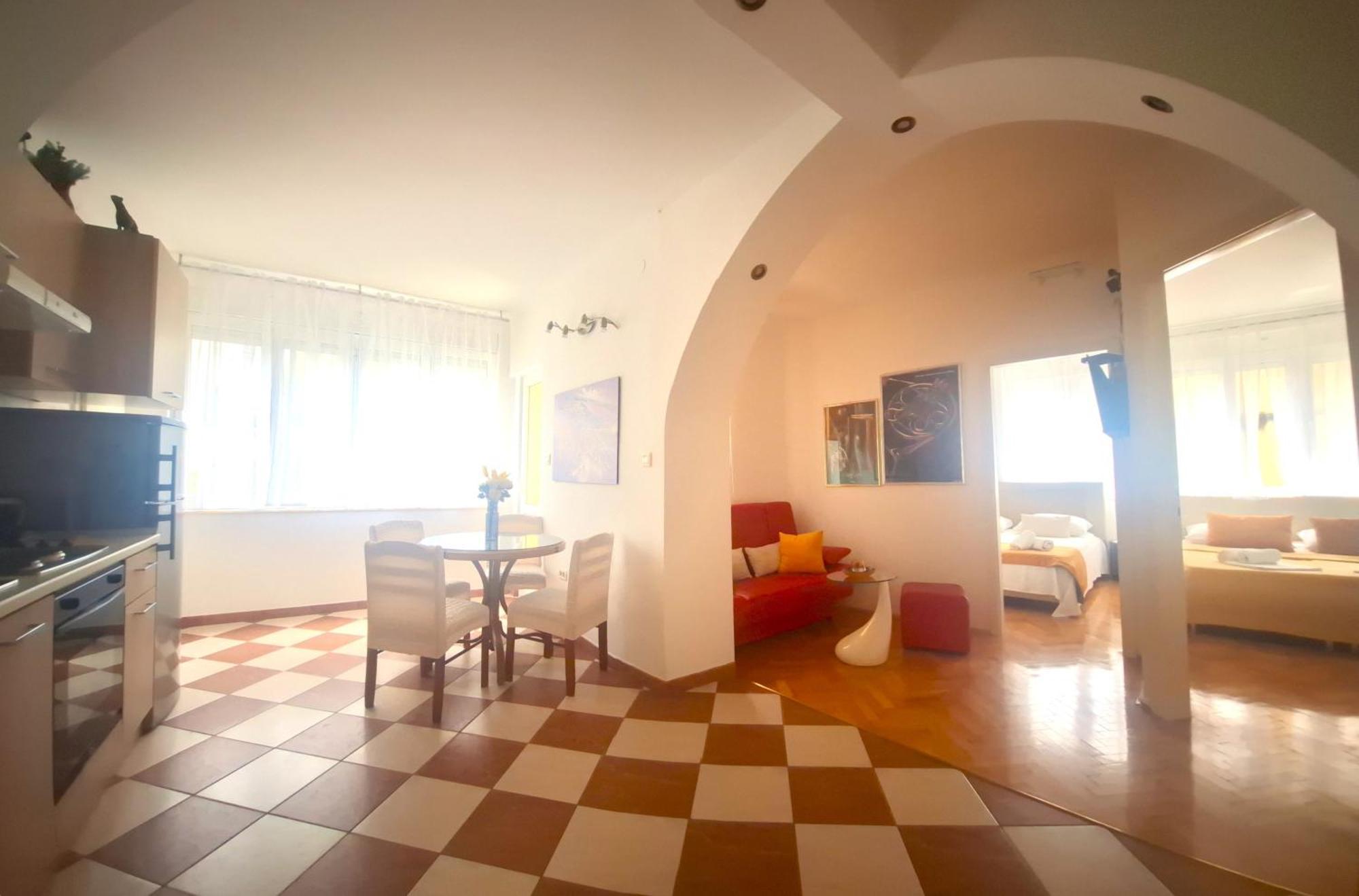 Sunny Center Apartment Split Bagian luar foto